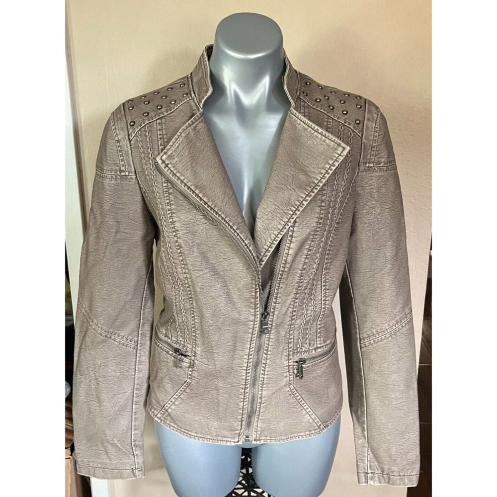 2bella fitted Faux leather Jacket Sz XL Tan Round Studs Zipper Lined Pockets